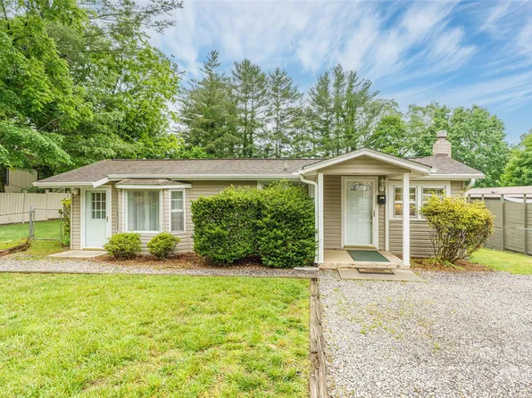 136 S Ridgeway Ave, Black Mountain, NC 28711