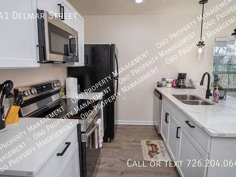 241 Delmar St — Photo 6