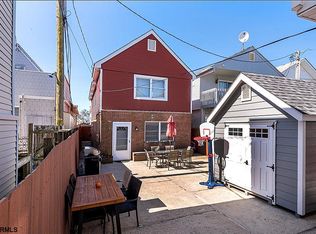 12 S Adams Ave, Margate City, NJ 08402