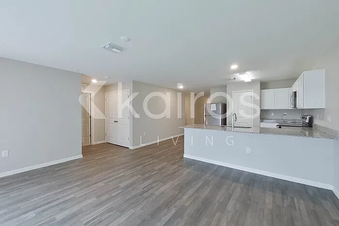 4 bed, 2.0 bath, 1449 sqft, $1,895 — Photo 3