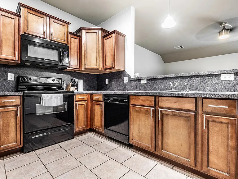 4512 SE 81st St — Photo 5