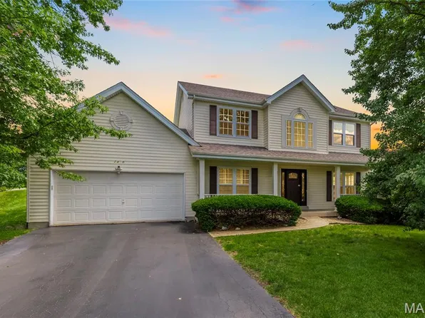 2400 Clayborn Dr, Chesterfield, MO 63017
