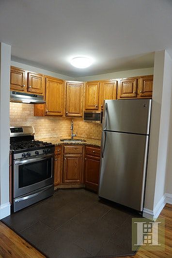 1st image of 155 Chauncey St #1