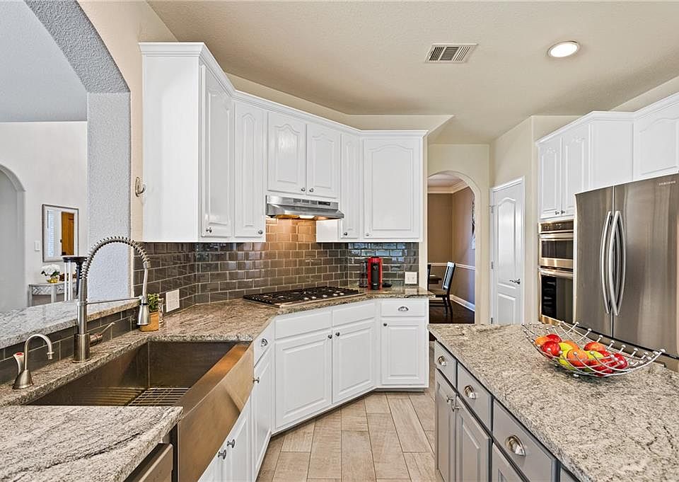 1st image of 2908 Cashell Wood Dr