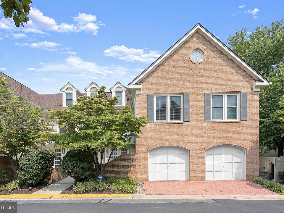 1st image of 10833 Luxberry Dr #26