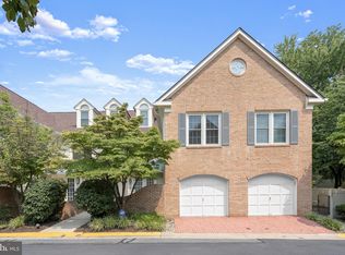 10833 Luxberry Dr #26, Rockville, MD 20852