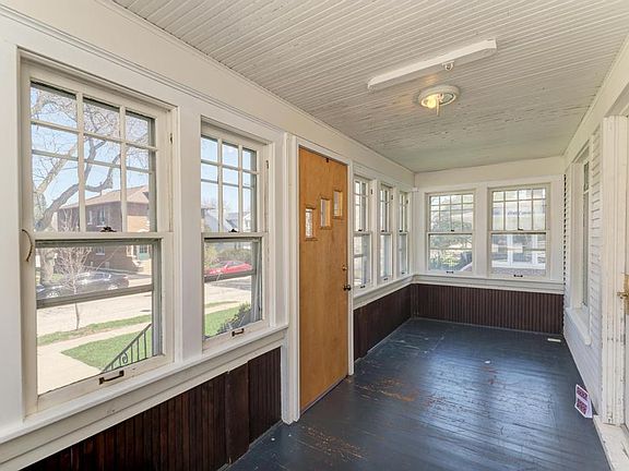2nd image of 904 Caton Ave