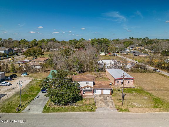 2nd image of 3222 Toncrey Rd