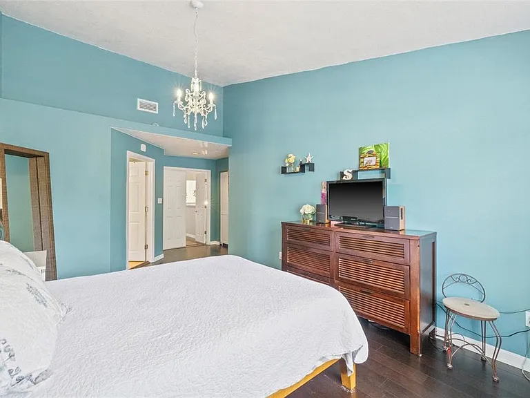 4265 Brentwood Park Cir — Photo 14