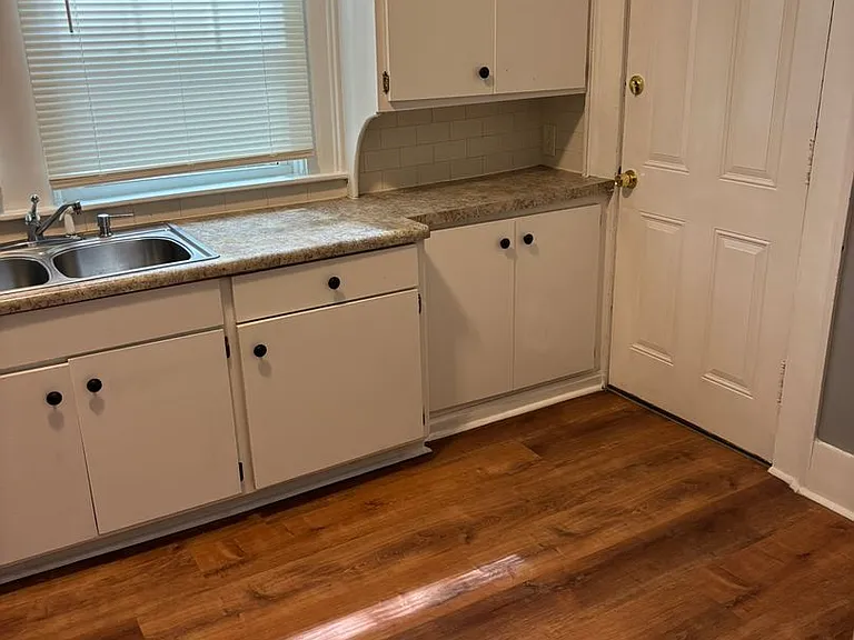 1405 Virginia St — Photo 5