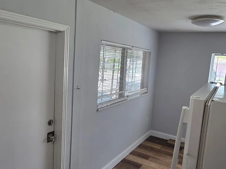 2252 Maple Ave — Photo 9
