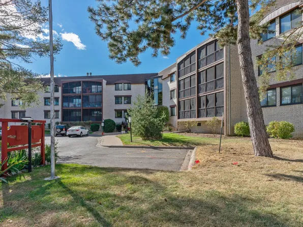 4710 58th Ave N APT 208, Crystal, MN 55429