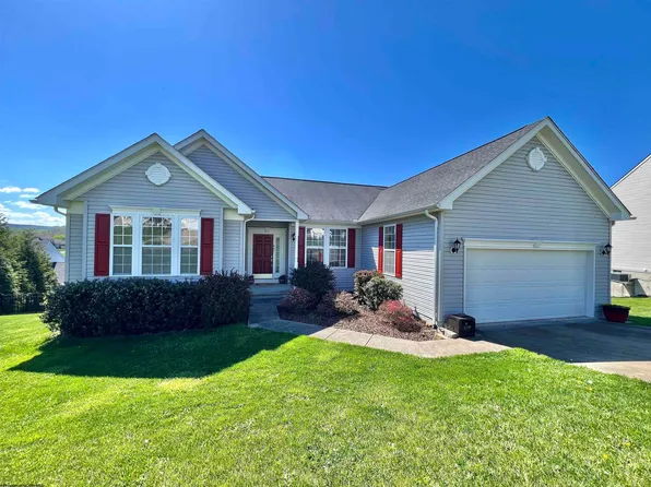 447 Blackberry Ridge Dr, Morgantown, WV 26508