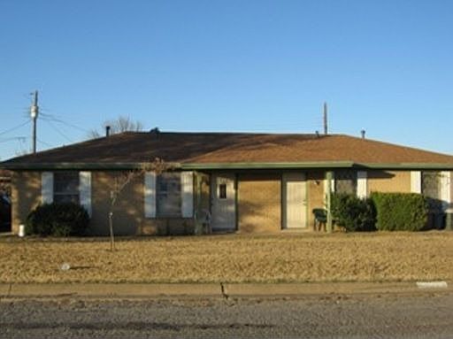 1st image of 4115 NE 4th St Unit B