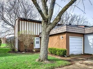 12 Cypress Square Pl, Elgin, IL 60123
