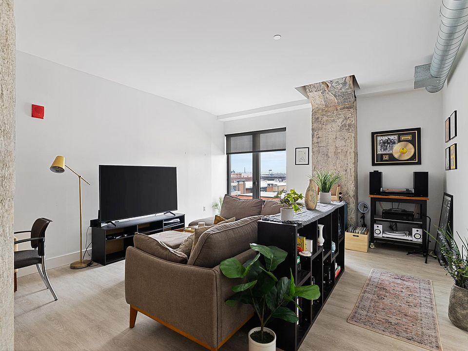 1st image of 9 Medford St #512