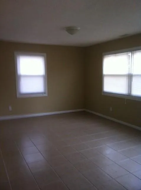 2 bed, 744 sqft, $1,425 — Photo 4