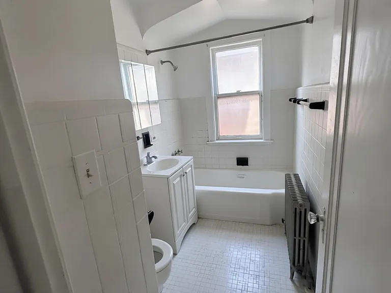 1927 Euclid Ave #1R — Photo 9