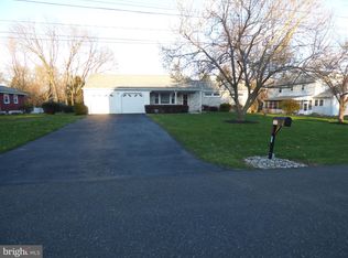 587 Citation Ln, Warminster, PA