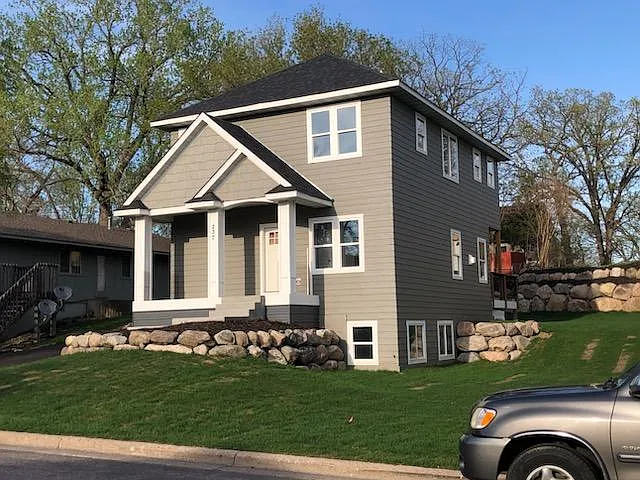 4 bed, 2770 sqft, $3,250 — Photo 2