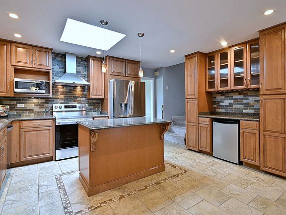 2nd image of 712 67th St