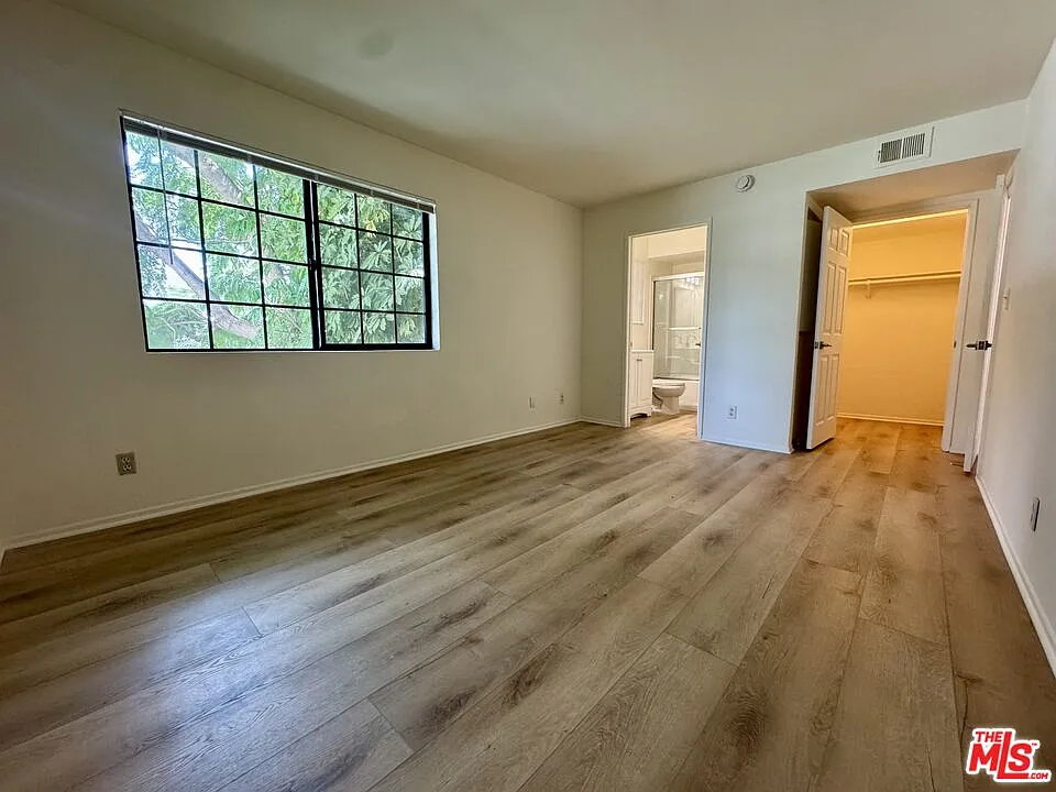 2 bed, 2.0 bath, 1000 sqft, $3,375 — Photo 3