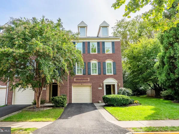 6850 McLean Province Cir, Falls Church, VA 22043
