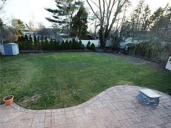 3rd image of 30 Millbrook Dr