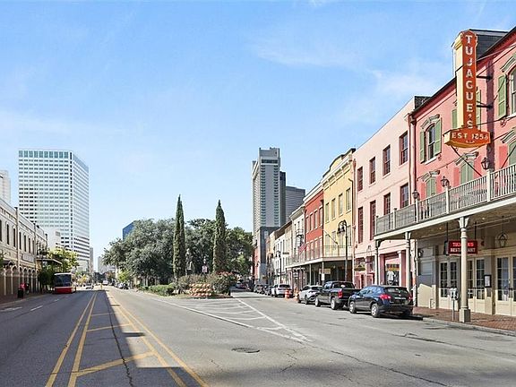 3rd image of 425 Decatur St