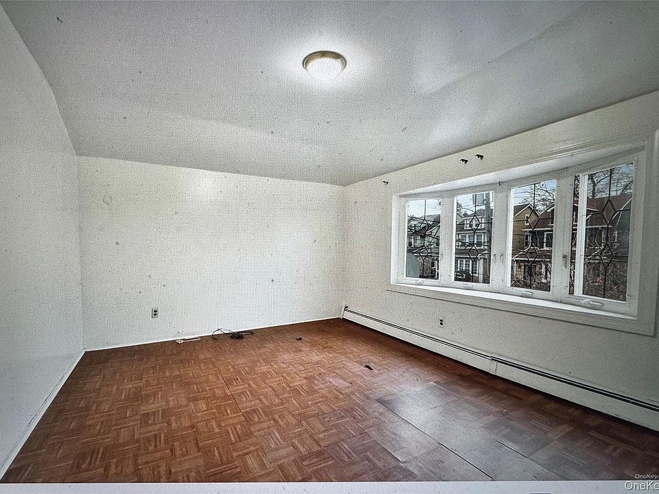 1st image of 187-15 Tioga Drive