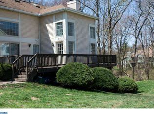 353 Green Meadow Ln, Horsham, PA 19044