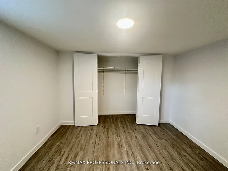 66 Whitburn Cres #LOWER — Photo 6