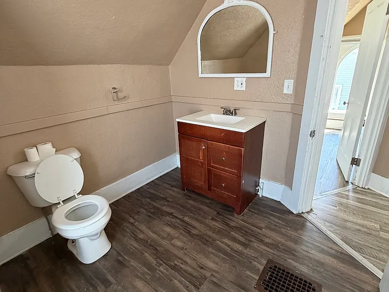 5235 Walker Ave — Photo 9