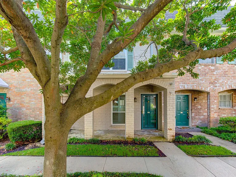 2232 S Piney Point Rd #110 — Photo 17