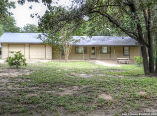 2555 County Road 120, Floresville, TX 78114