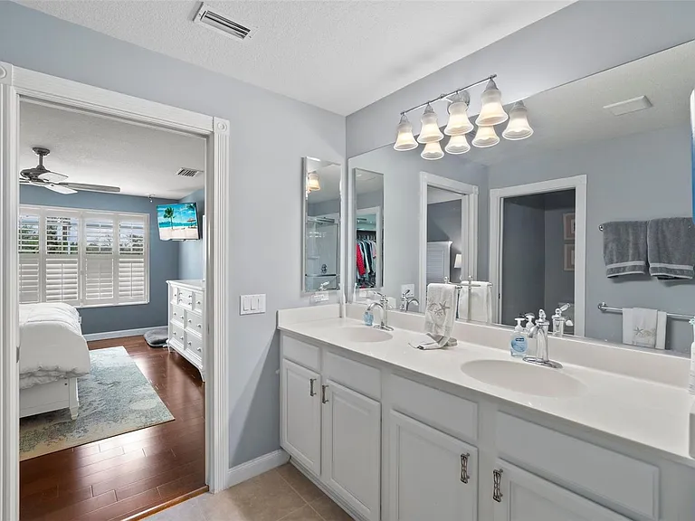 2121 Burgos Dr — Photo 6