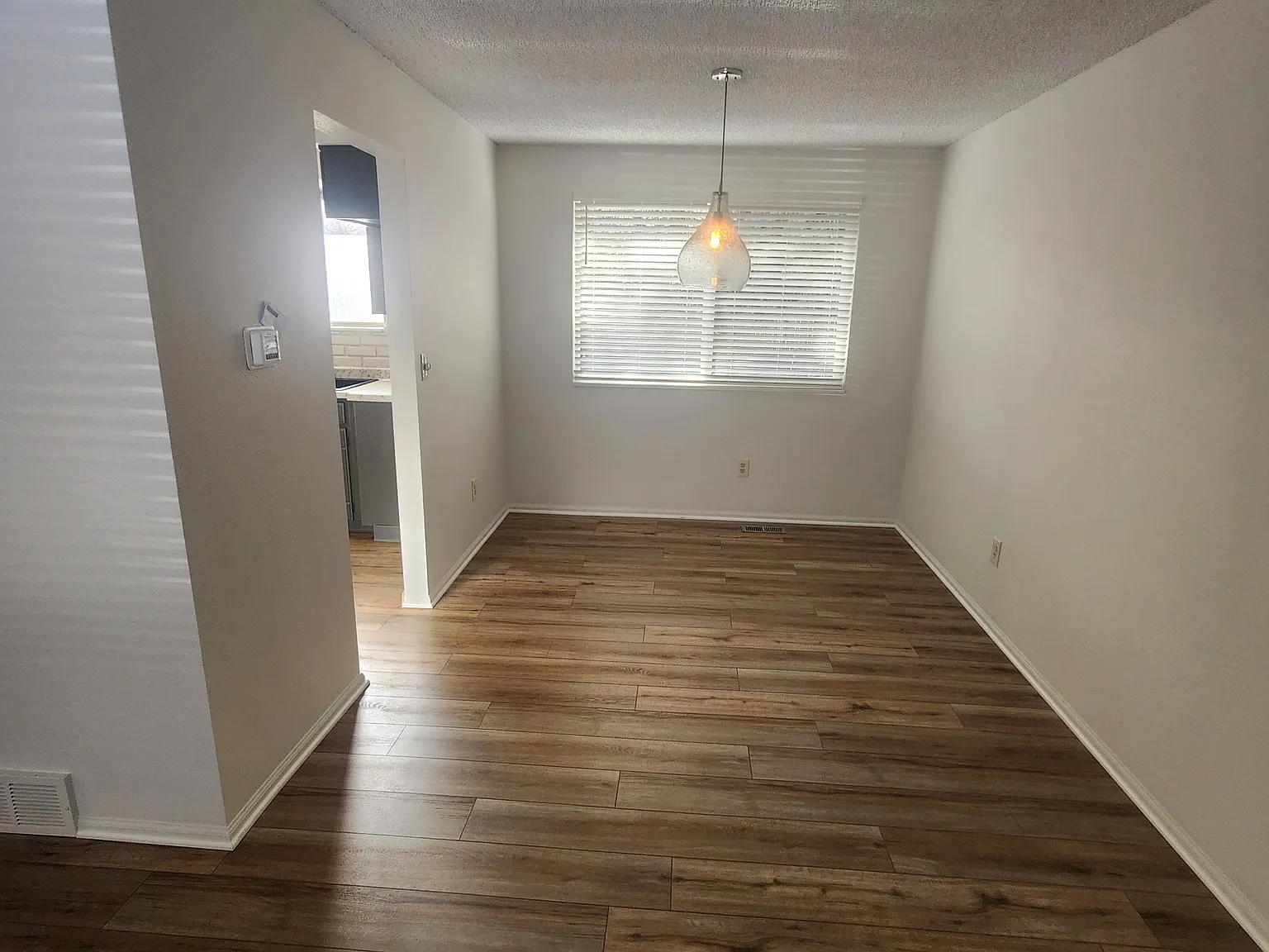 4 bed, 2.5 bath, 1702 sqft, $3,200 — Photo 3