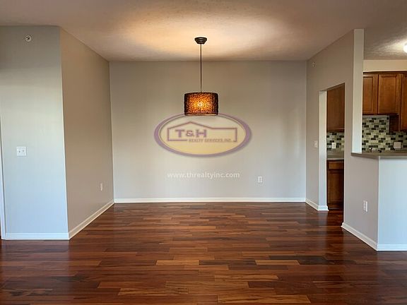 5th image of 5019 Amber Creek Pl APT 101