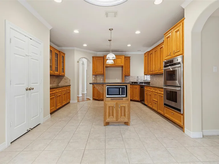 106 Lazy Springs Dr — Photo 16
