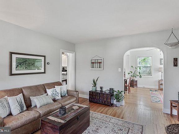 5th image of 4820 Stillwell Ave