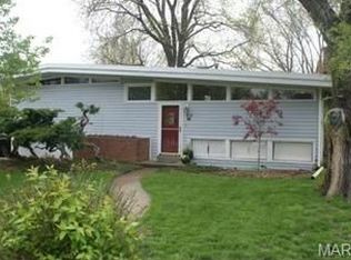 415 Coventry Ln, Ballwin, MO 63021