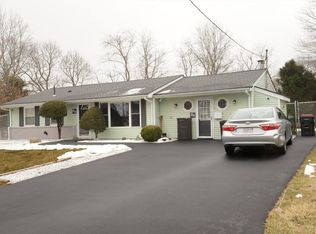 89 Errol Rd, Brockton, MA 02302