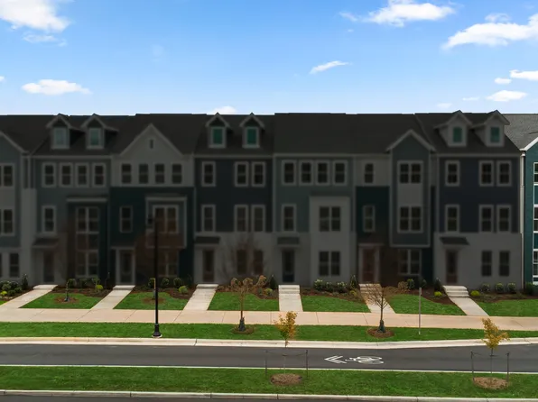9739 Grant Ave, Manassas, VA 20110