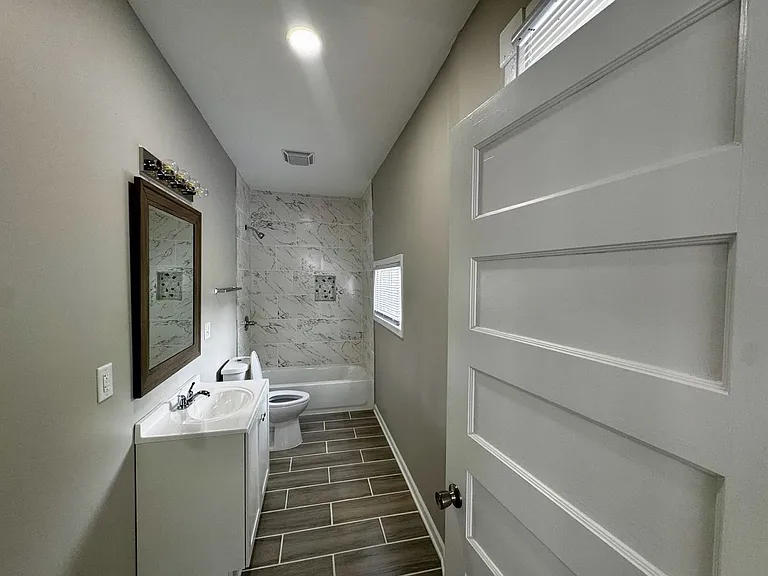 4725 Southern Pkwy #1 — Photo 12