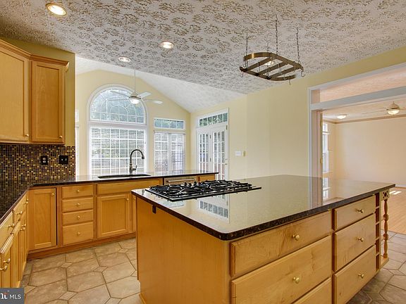 5th image of 8211 Black Diamond Ct
