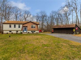 112 Woodland Rd, Moosup, CT 06354