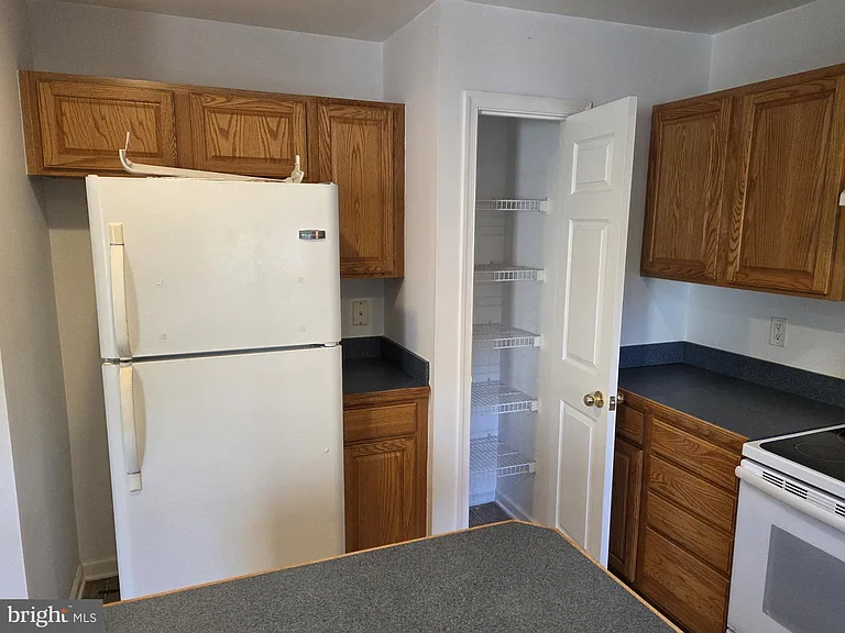 404 Pendleton Ln — Photo 8