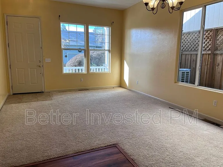 2423 Guerneville Rd — Photo 2
