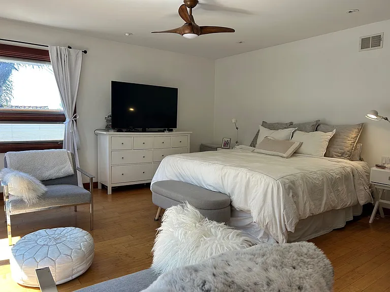 940 Flora Vista Dr — Photo 14