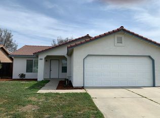 10645 Oak Ave, Armona, CA 93202